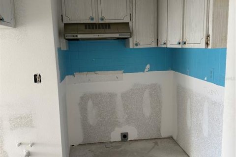 Condo in New Port Richey, Florida, 1 bedroom  № 2161367 - photo 5