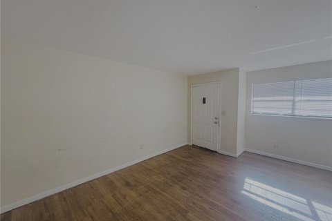 Appartement à louer à Gainesville, Floride: 2 chambres, 75.25 m2 № 2218978 - photo 2