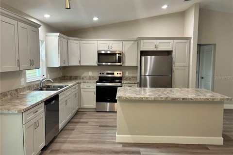 House in Ocala, Florida 3 bedrooms, 127.28 sq.m. № 1905431 - photo 6