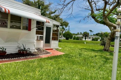 House in Port St. Lucie, Florida 2 bedrooms, 111.48 sq.m. № 2158408 - photo 2