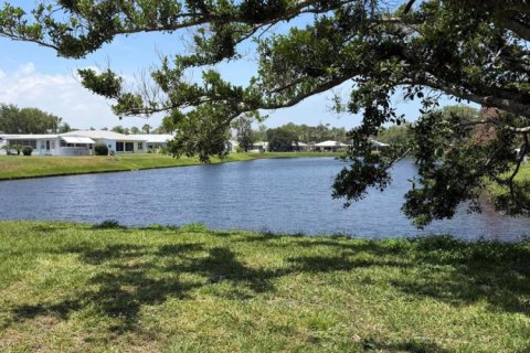 House in Port St. Lucie, Florida 2 bedrooms, 111.48 sq.m. № 2158408 - photo 17