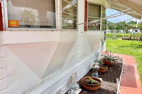 House in Port St. Lucie, Florida 2 bedrooms, 111.48 sq.m. № 2158408 - photo 3