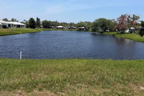 House in Port St. Lucie, Florida 2 bedrooms, 111.48 sq.m. № 2158408 - photo 16