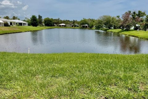 House in Port St. Lucie, Florida 2 bedrooms, 111.48 sq.m. № 2158408 - photo 15