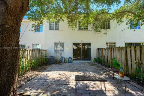 Townhouse in Cutler Bay, Florida 3 bedrooms, 140.28 sq.m. № 1882090 - photo 22