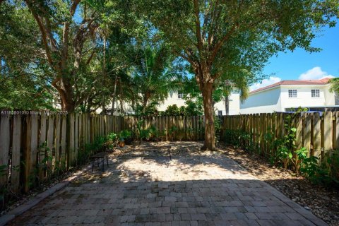 Townhouse in Cutler Bay, Florida 3 bedrooms, 140.28 sq.m. № 1882090 - photo 21