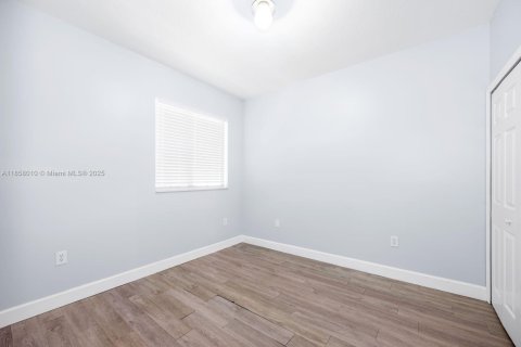 Townhouse in Cutler Bay, Florida 3 bedrooms, 140.28 sq.m. № 1882090 - photo 17