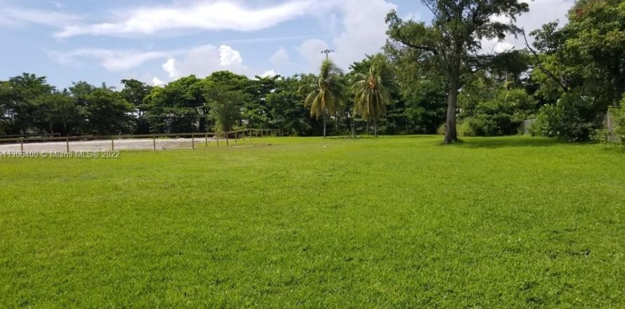 Propiedad comercial en Miami, Florida № 460604