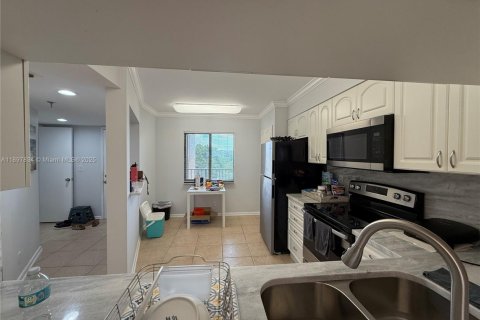 Condo in Pompano Beach, Florida, 2 bedrooms  № 1949531 - photo 4