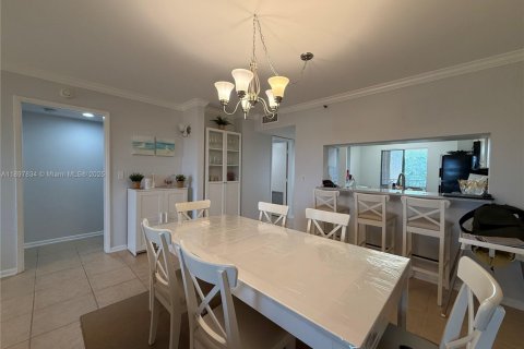 Condo in Pompano Beach, Florida, 2 bedrooms  № 1949531 - photo 8