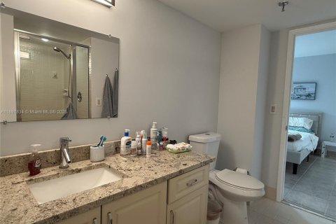 Condo in Pompano Beach, Florida, 2 bedrooms  № 1949531 - photo 9