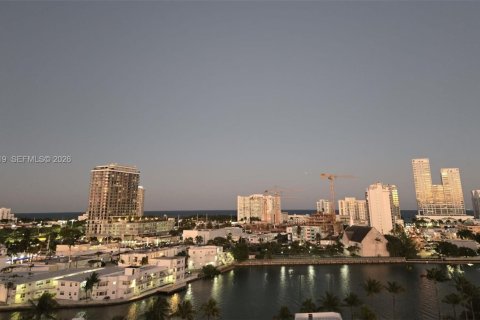Copropriété à vendre à Miami Beach, Floride: 2 chambres, 108.7 m2 № 2303835 - photo 24