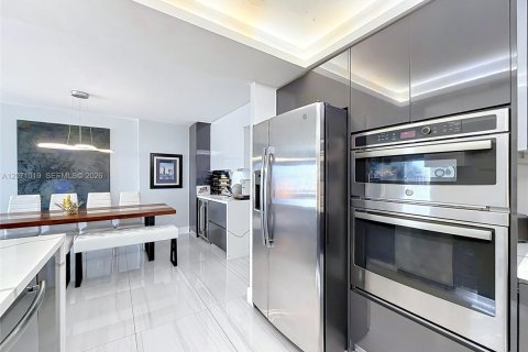 Copropriété à vendre à Miami Beach, Floride: 2 chambres, 108.7 m2 № 2303835 - photo 3