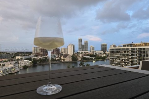 Copropriété à vendre à Miami Beach, Floride: 2 chambres, 108.7 m2 № 2303835 - photo 22