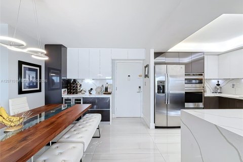 Copropriété à vendre à Miami Beach, Floride: 2 chambres, 108.7 m2 № 2303835 - photo 6