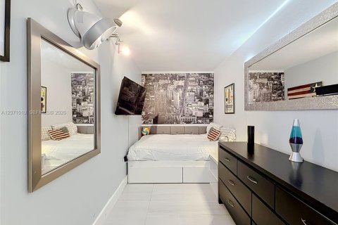 Copropriété à vendre à Miami Beach, Floride: 2 chambres, 108.7 m2 № 2303835 - photo 18
