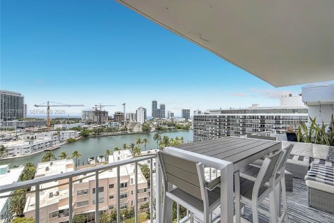 Copropriété à vendre à Miami Beach, Floride: 2 chambres, 108.7 m2 № 2303835 - photo 21