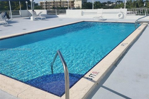 Copropriété à vendre à Miami Beach, Floride: 2 chambres, 108.7 m2 № 2303835 - photo 28