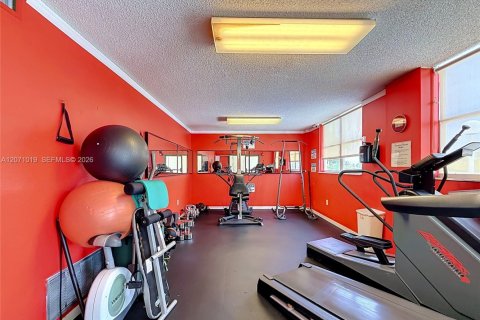Copropriété à vendre à Miami Beach, Floride: 2 chambres, 108.7 m2 № 2303835 - photo 29