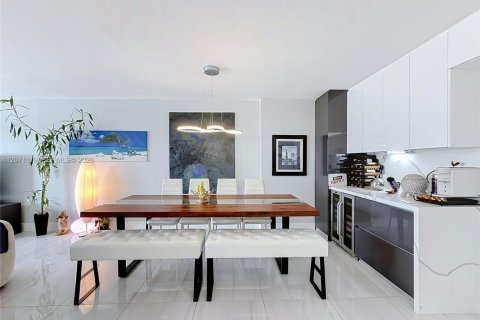 Copropriété à vendre à Miami Beach, Floride: 2 chambres, 108.7 m2 № 2303835 - photo 8