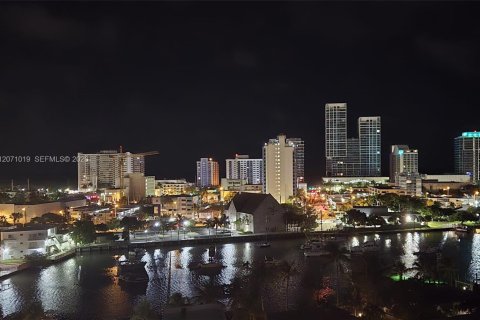 Copropriété à vendre à Miami Beach, Floride: 2 chambres, 108.7 m2 № 2303835 - photo 23