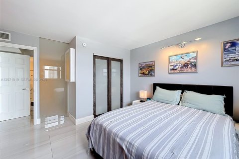 Copropriété à vendre à Miami Beach, Floride: 2 chambres, 108.7 m2 № 2303835 - photo 12