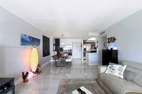 Copropriété à vendre à Miami Beach, Floride: 2 chambres, 108.7 m2 № 2303835 - photo 10