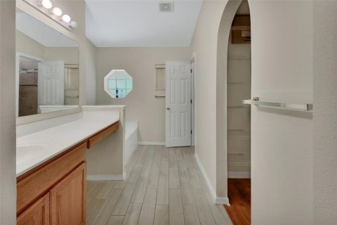 House in DeLand, Florida 3 bedrooms, 172.33 sq.m. № 1903960 - photo 19