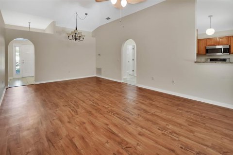 House in DeLand, Florida 3 bedrooms, 172.33 sq.m. № 1903960 - photo 4