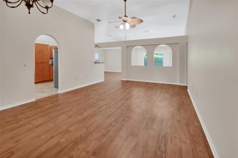 House in DeLand, Florida 3 bedrooms, 172.33 sq.m. № 1903960 - photo 2