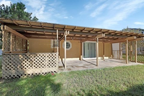 House in DeLand, Florida 3 bedrooms, 172.33 sq.m. № 1903960 - photo 29