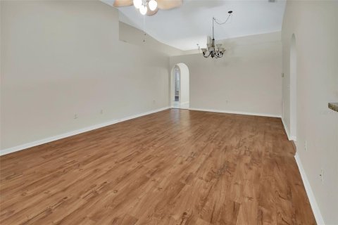 House in DeLand, Florida 3 bedrooms, 172.33 sq.m. № 1903960 - photo 5