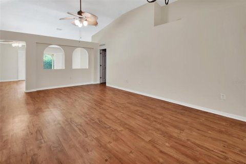House in DeLand, Florida 3 bedrooms, 172.33 sq.m. № 1903960 - photo 3