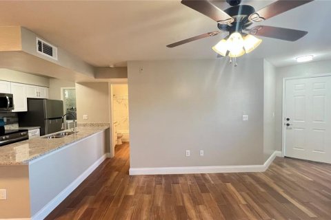 Condo in Kissimmee, Florida, 1 bedroom  № 1655648 - photo 13