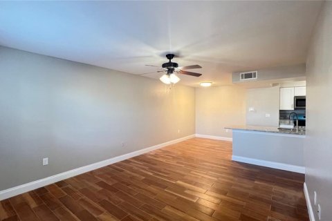 Condo in Kissimmee, Florida, 1 bedroom  № 1655648 - photo 11
