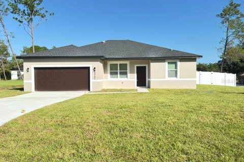 Villa ou maison à Citrus Springs, Floride 4 chambres, 158.68 m2 № 2424373