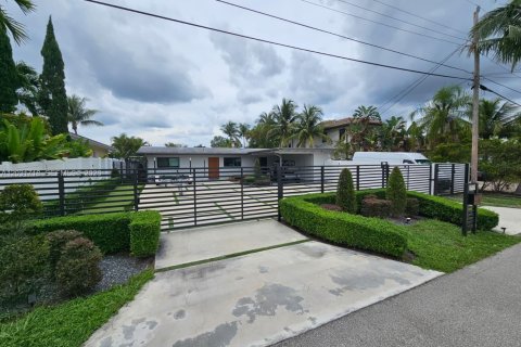 Villa ou maison à vendre à Fort Lauderdale, Floride: 3 chambres, 134.71 m2 № 2146500 - photo 2