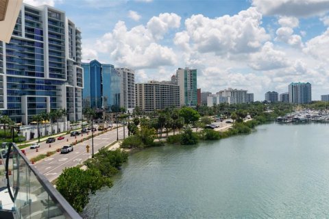 Condominio en venta en Sarasota, Florida, 2 dormitorios, 189.99 m2 № 2129507 - foto 4