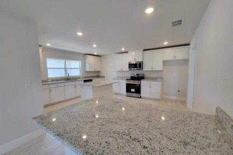 House in Ocala, Florida 4 bedrooms, 278.71 sq.m. № 1905551 - photo 4