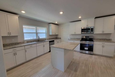 House in Ocala, Florida 4 bedrooms, 278.71 sq.m. № 1905551 - photo 5