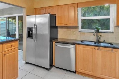 House in Hollywood, Florida 3 bedrooms, 172.05 sq.m. № 1737609 - photo 3