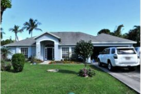 Immobilier commercial à Port St. Lucie, Floride 1 chambre, 37.16 m2 № 2254449