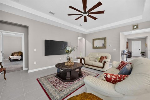 House in Apopka, Florida 4 bedrooms, 239.22 sq.m. № 2228287 - photo 14