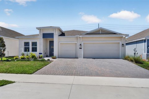 House in Apopka, Florida 4 bedrooms, 239.22 sq.m. № 2228287 - photo 2