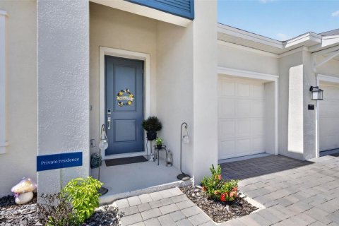 House in Apopka, Florida 4 bedrooms, 239.22 sq.m. № 2228287 - photo 4