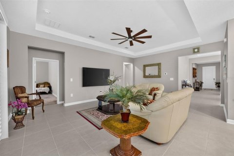 House in Apopka, Florida 4 bedrooms, 239.22 sq.m. № 2228287 - photo 13