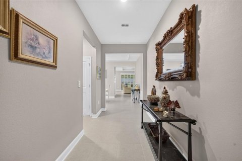 House in Apopka, Florida 4 bedrooms, 239.22 sq.m. № 2228287 - photo 5