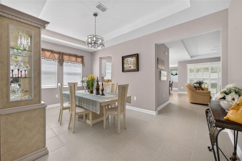 House in Apopka, Florida 4 bedrooms, 239.22 sq.m. № 2228287 - photo 6