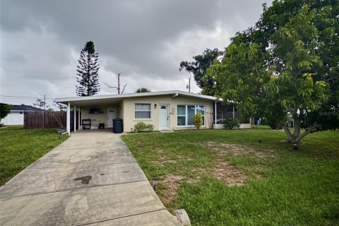 House in Venice, Florida 2 bedrooms, 101.82 sq.m. № 2393843 - photo 2