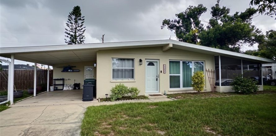 House in Venice, Florida 2 bedrooms, 101.82 sq.m. № 2393843